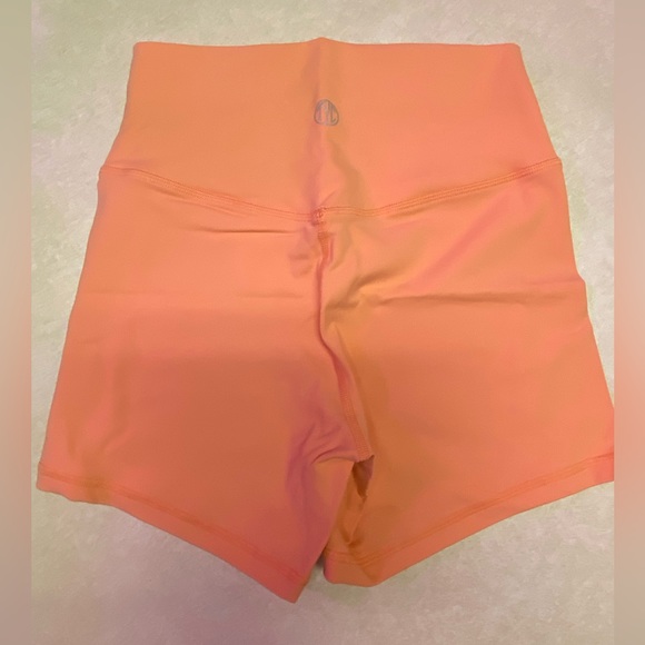 Til you collapse peach booty shorts - Picture 2 of 4